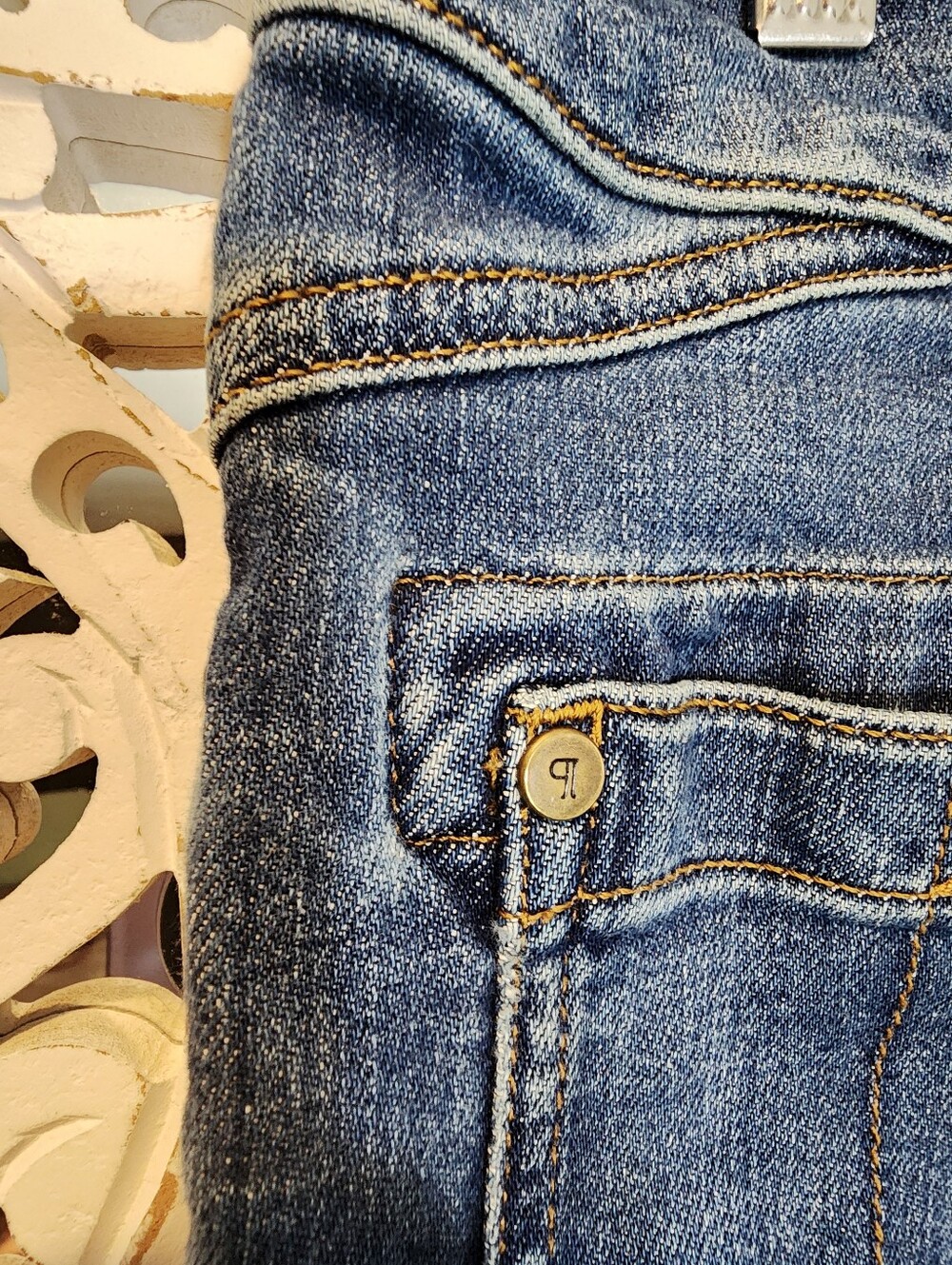 Pilcro The Wanderer Mid-Rise Relaxed Jeans by Pilcro Size 29P - Picture 14 of 16